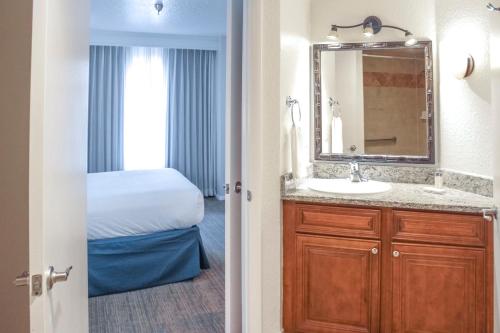 Koupelna v ubytování Hilton Vacation Club Polynesian Isles Kissimmee