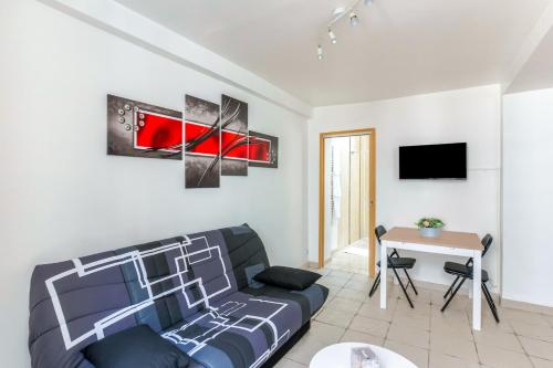 Photo de la galerie de l'établissement L'Arpajonnais 1 Cosy Hyper Centre 5min N20, à Arpajon