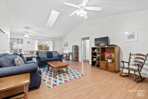 Blue Door Cottage at Scotsdale