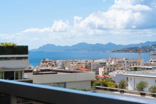 Coup de coeur! Vue mer! Terrasse dangle! photo 13