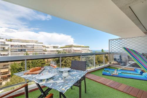Coup de coeur! Vue mer! Terrasse dangle! photo 11