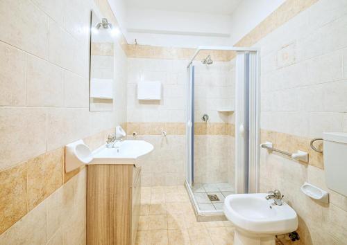 Salle de bains dans l'établissement Appartamenti Ischia Casa Don Peppe