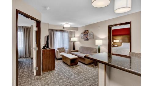 A seating area at Staybridge Suites Salt Lake-West Valley City, an IHG Hotel