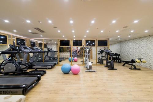 Palestra o centro fitness di MidMar Deluxe Hotel
