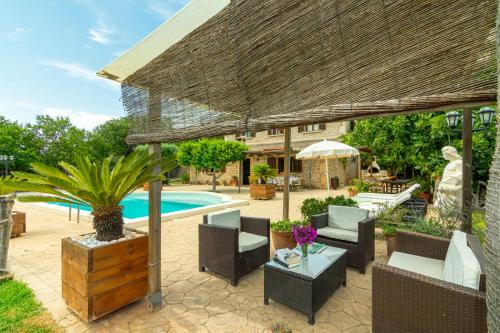 Casa con piscina a 1 km del mar y del pueblo