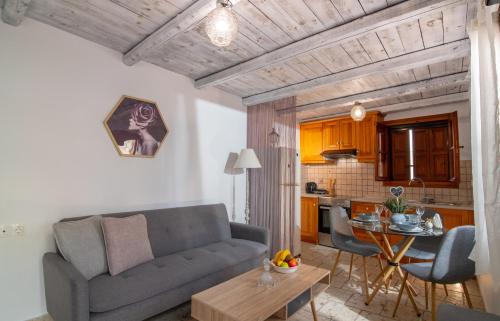 Avli Traditional Home with Private Jacuzzi