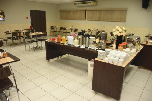 Makanan di atau berdekatan hotel