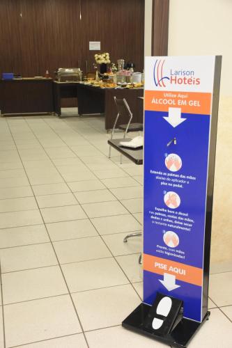 Lobi atau kawasan kaunter penerimaan di Larison Ji-Paraná by Easy Hotéis