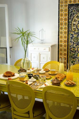 Comida en o cerca de este hostal o pensión