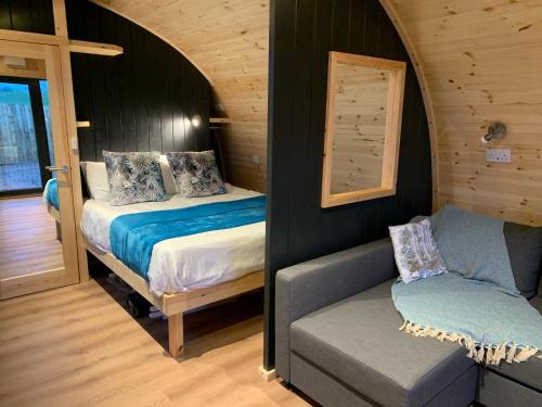 Galería fotográfica de Thistle Pod at Ayrshire Rural Retreats Farm Stay Hottub Sleeps 2 en Galston