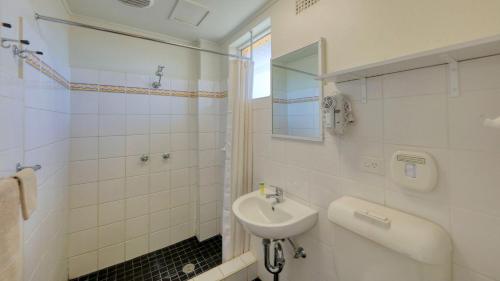 Koupelna v ubytování Gunnedah Motor Inn