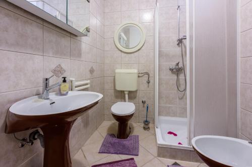 Apartments Ledy