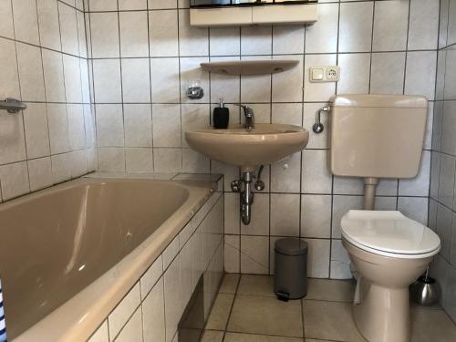 Ett badrum på SAD121 - Monteurzimmer in Schwandorf in grüner Lage
