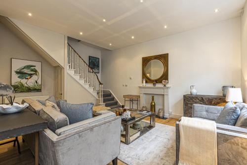 Elegant 2-bed house in Belgravia, Central London