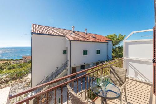 Apartments Pleadin