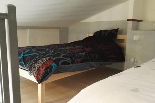 Studio mezzanine en résidence avec piscine au village