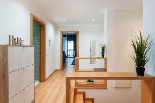 Privilege Apartment Naessens with Rooftop Pool, Village Marina - Olhão