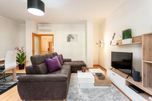 Privilege Apartment Naessens with Rooftop Pool, Village Marina - Olhão