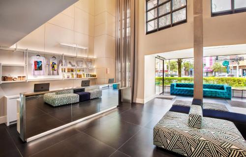 ล็อบบี้หรือแผนกต้อนรับของ INNSiDE by Meliá São Paulo ITAIM