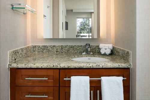 Ванна кімната в Sonesta ES Suites Carmel Mountain - San Diego