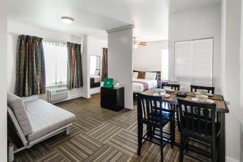 Gallery image of Ocean Reef Suites in Miami Beach