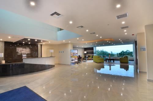Lobbyn eller receptionsområdet på Holiday Inn Express Cabo San Lucas, an IHG Hotel