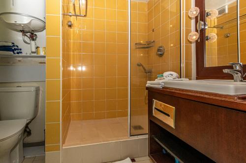 O baie la STUDIO EN DUPLEX , FACE A LA MER