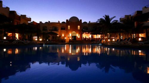 Bazén v ubytování Sheikh Ali Dahab Resort nebo v jeho okolí