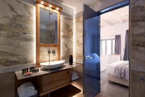 Gallery image of EmGard Suites Kythnos in Kithnos