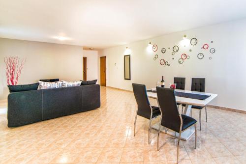 Apartments Ori