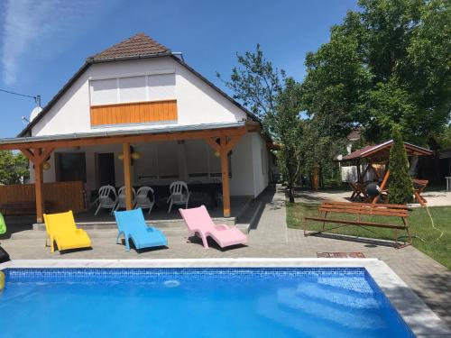 Kolam renang di atau dekat dengan Nice Big House