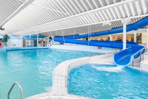 Bazén v ubytování RBR 244 - Beach Resort Kamperland nebo v jeho okolí