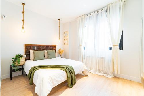 EdSam Madrid Apartments White