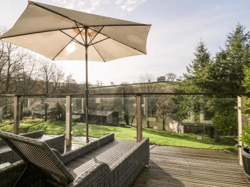 11 Lake View – Photos 2