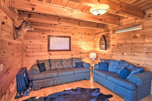 Ruang duduk di Luxury Mountain Cabin - Panoramic Mountain Views