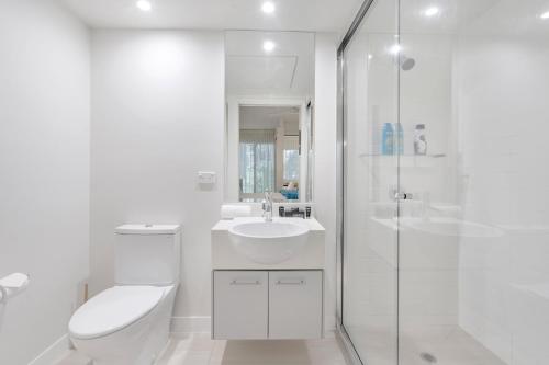 Un baño de Elysium Private Apartments at The Drift Resort
