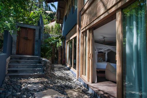 Blue Karma Dijiwa Ubud — Facade/entrance