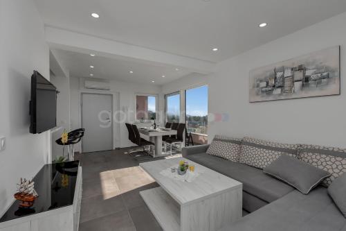 Luxury Apartment POSEIDON - Free Beach parking