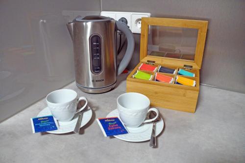 Set per la preparazione di tè e caffè presso Adel FeWo am Herzzentrum