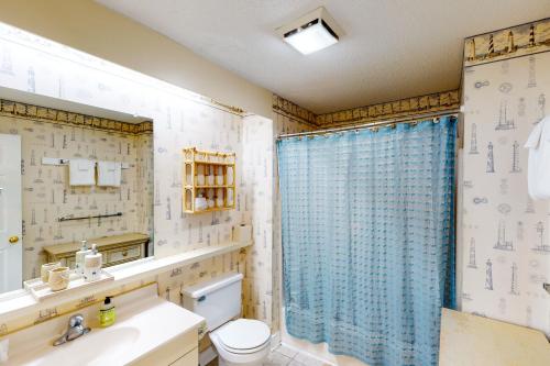 Koupelna v ubytování 41057-2 Hwy 12 Islander Condo