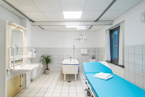 Vonios kambarys apgyvendinimo įstaigoje euvea Freizeit- und Tagungshotel