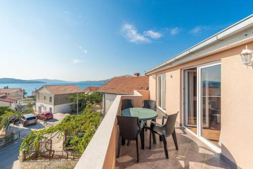 Apartments Tonči OG