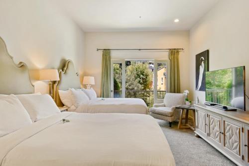 Televisyen dan/atau pusat hiburan di Mill Valley Inn