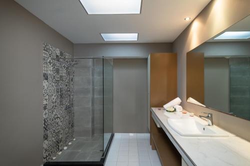 A bathroom at Aegean Apartments