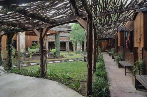 Κήπος έξω από το Hotel Valle 13 Ruta del Vino