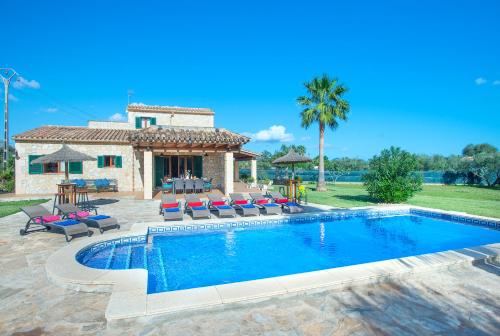 Owl Booking Villa Troy - Family and Friends