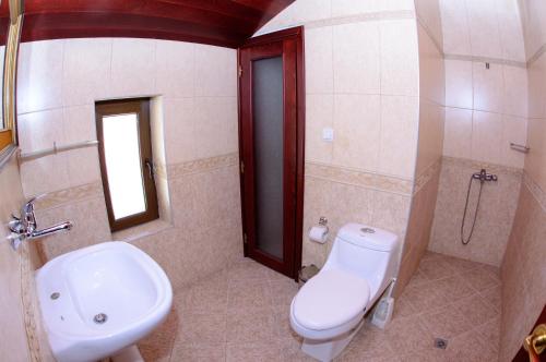 חדר רחצה ב-Self Catering Chalet Kulina