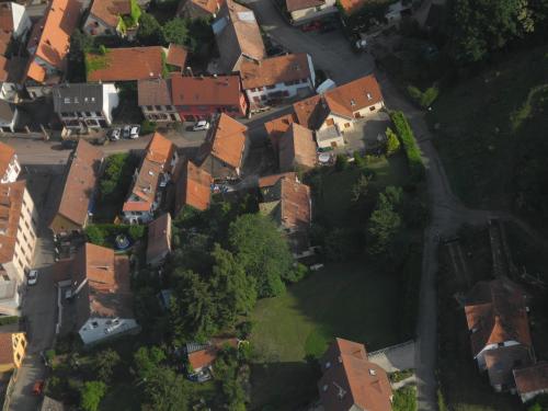 an overhead view of a residential suburb with houses at Au Pied du Chateau in Lichtenberg
