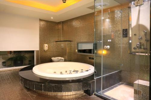 Ein Badezimmer in der Unterkunft In-stone Motel