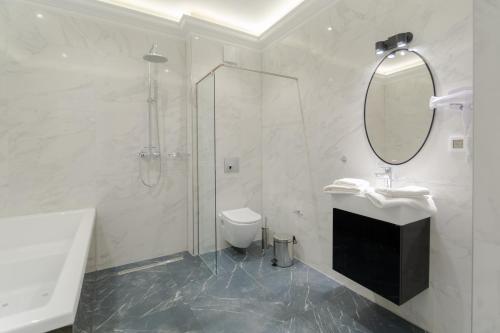 2H Horizon Hotel photo 40